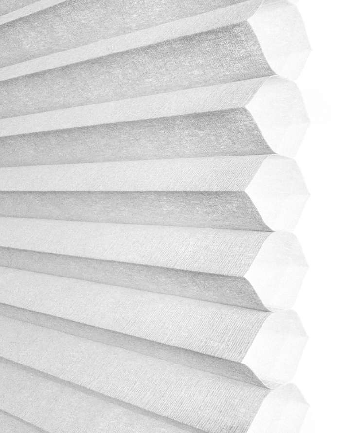 Celaro Honeycomb Shades　Light Filtering F31H-021 Nubo Light Grey Heat Insulation Blinds & Shades Light Filtering Blinds & Shades Motorized Blinds／Smart Blinds & Shades