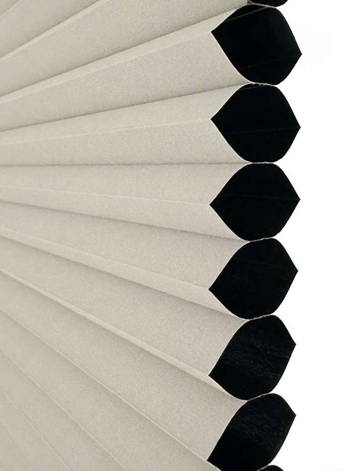 Celaro Honeycomb Shades　Blackout B32H-004 Nubo Almond Motorized Blinds／Smart Blinds & Shades Blackout Blinds & Shades Heat Insulation Blinds & Shades