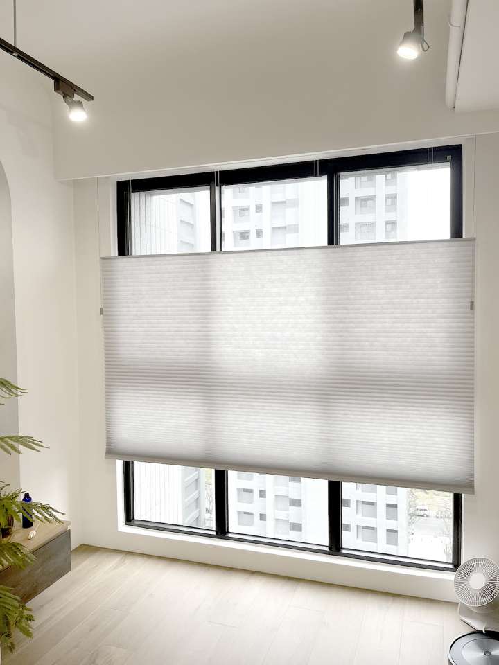 Vali Honeycomb Shades　Light Filtering Gray Sheen Heat Insulation Blinds & Shades Child Safety／Cordless Blinds & Shades Light Filtering Blinds & Shades Motorized Blinds／Smart Blinds & Shades