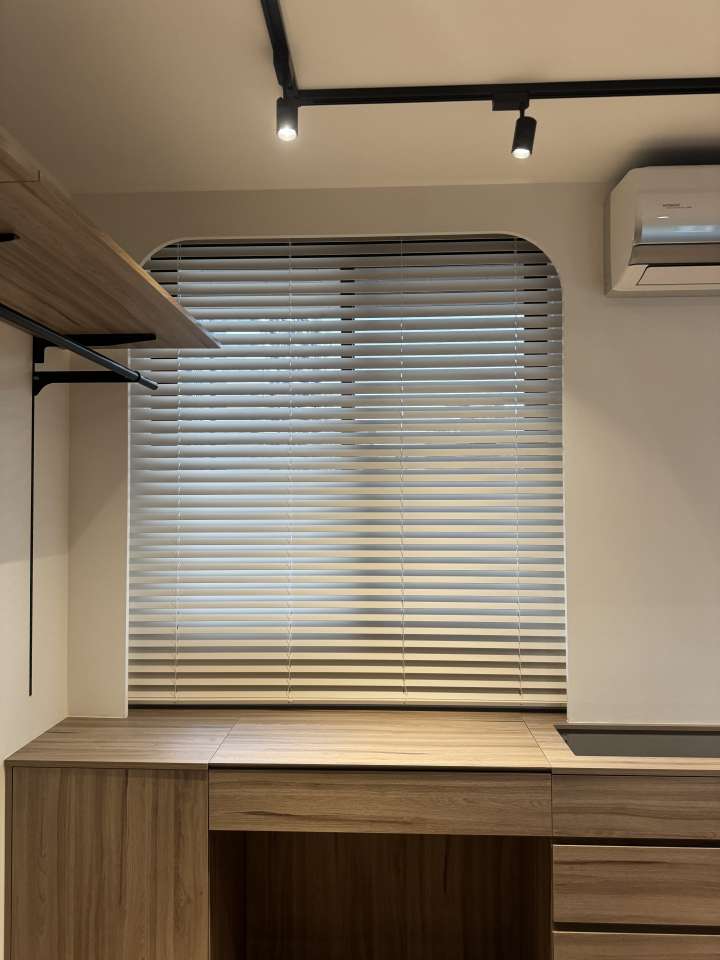 Pimu Venetian Blinds　Frosted Wood Solo SM50FW - Smoke Ventilated Blinds & Shades Customized／Personalized Blinds & Shades Light Filtering Blinds & Shades Light-Regulating Blinds & Shades Motorized Blinds／Smart Blinds & Shades